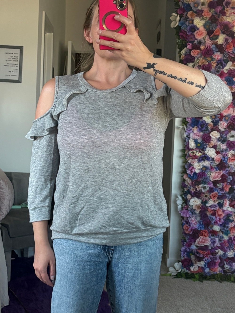 bobeau Gray Cold-Shoulder Ruffle Knit Top